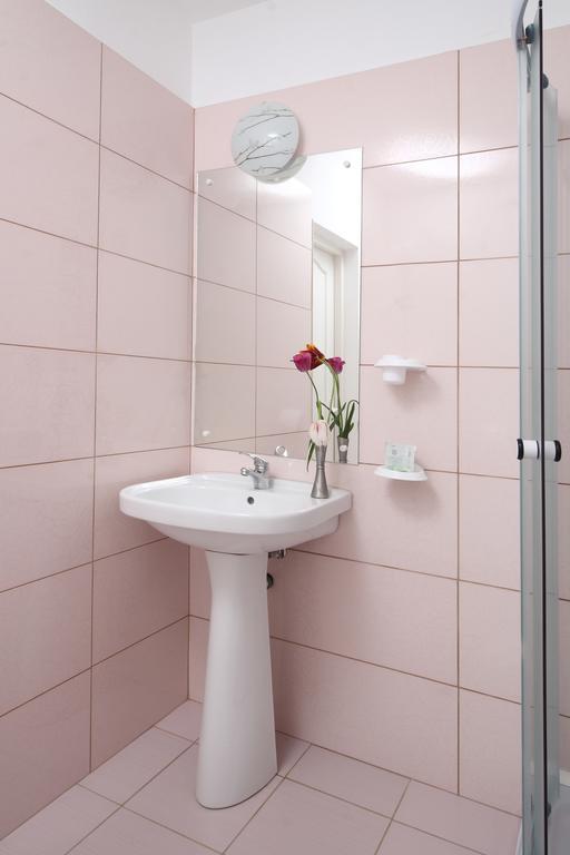 Pensiunea Floare De Colt Hotel Baile Herculane Bilik gambar