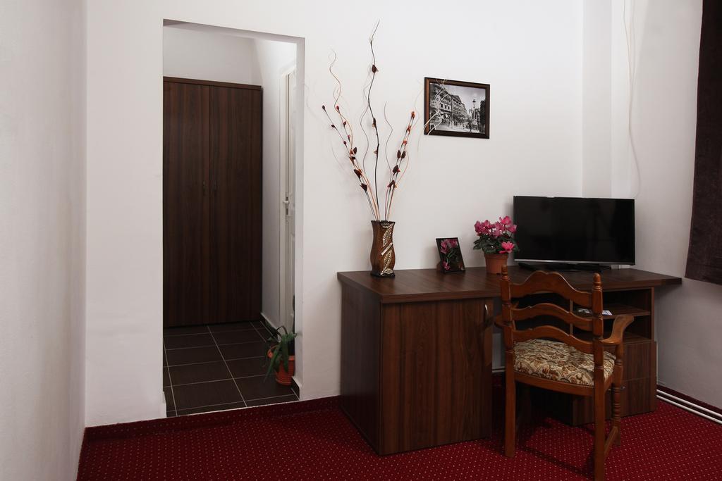 Pensiunea Floare De Colt Hotel Baile Herculane Luaran gambar